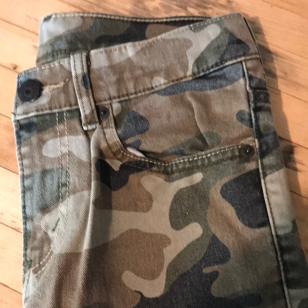 Levi’s boys super skinny jeans size 12 26”x26.5” military Camo green 510 worn 1x - Picture 1 of 7